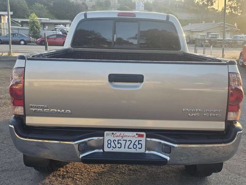 Used 2005 Toyota Tacoma PreRunner image 5