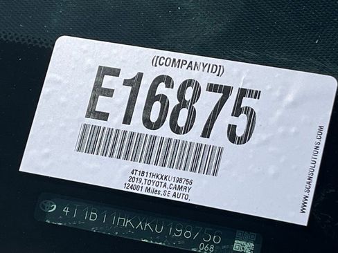 Used 2019 Toyota Camry SE FWD image 25