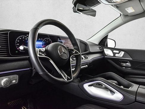 Certified 2025 Mercedes-Benz GLS 450 4MATIC image 10