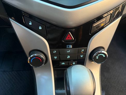 Used 2012 Chevrolet Cruze LT FWD image 24