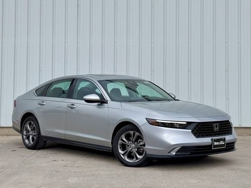Used 2024 Honda Accord EX image 7
