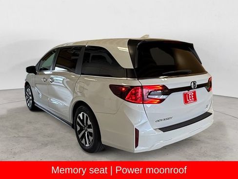 New 2026 Honda Odyssey EX-L image 3