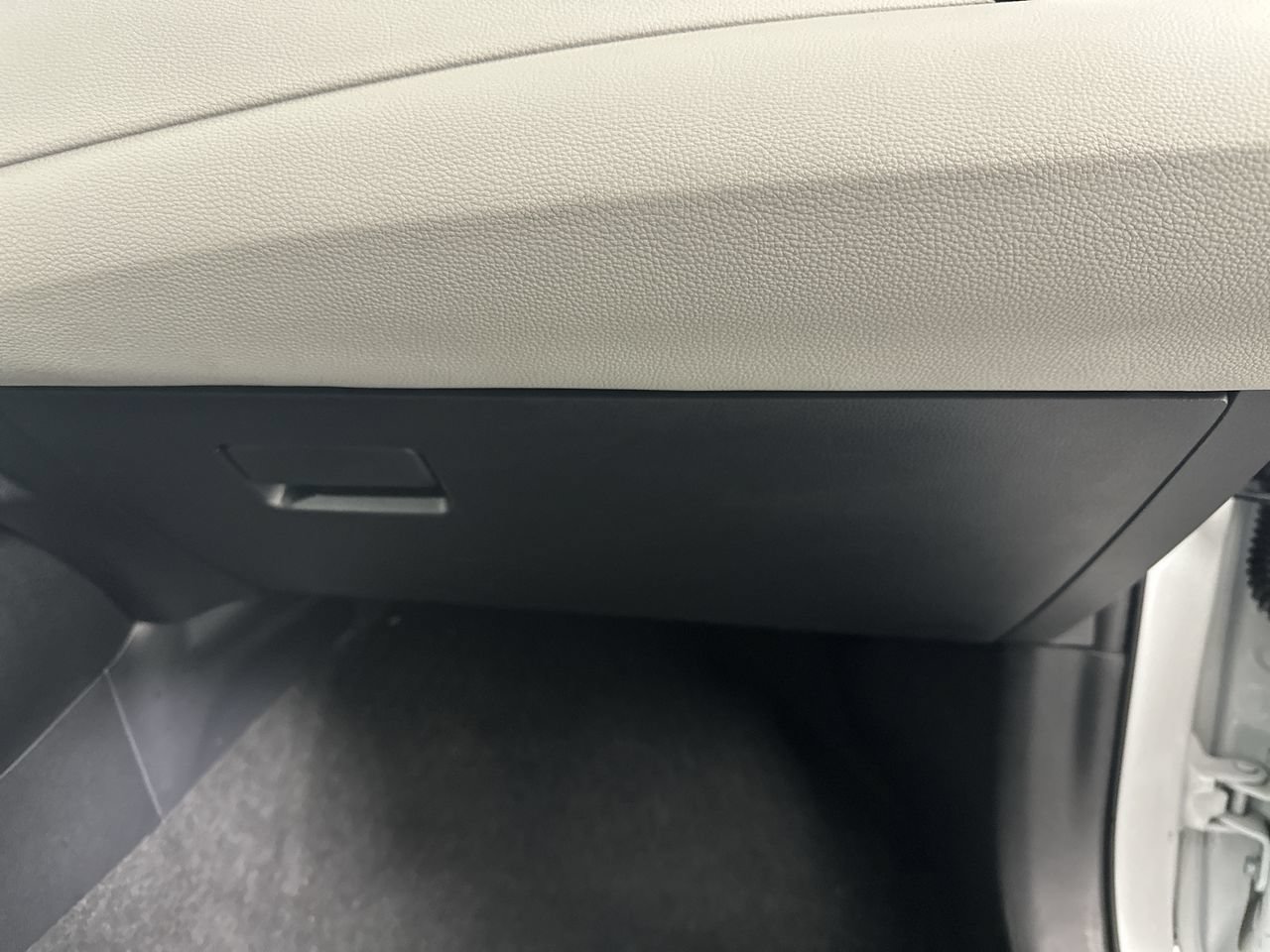 Used 2025 Toyota Corolla LE FWD image 17