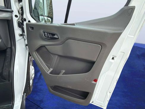 Used 2022 Ford Transit 250 Medium Roof AWD image 16