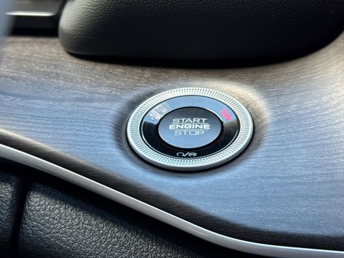 New 2025 Jeep Grand Cherokee L Limited w/ Black Appearance Package image 23