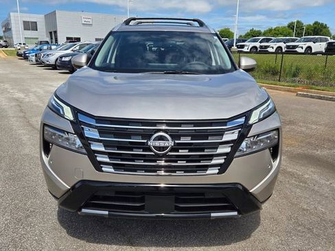 Used 2026 Nissan Rogue Platinum w/ Platinum Premium Package AWD/4WD image 2