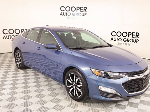 Used 2025 Chevrolet Malibu RS FWD image 1