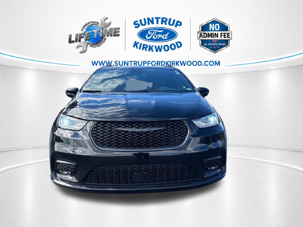 Used 2025 Chrysler Pacifica Limited FWD image 10
