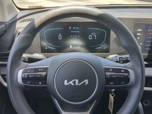Used 2024 Kia Sportage LX FWD image 29