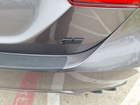 Used 2023 Toyota Camry SE image 12