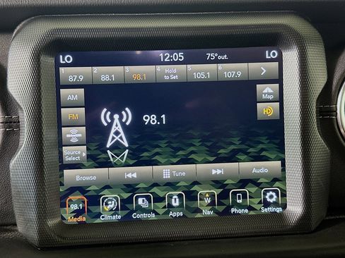 Used 2023 Jeep Wrangler Sahara image 21