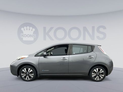 Used 2016 Nissan Leaf SL w/ Premium Package image 2