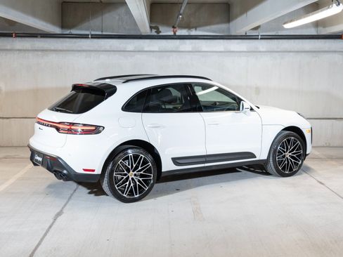 Certified 2026 Porsche Macan AWD/4WD image 9