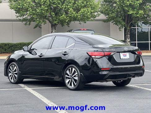 Used 2025 Nissan Sentra SV w/ SV Premium Package image 2