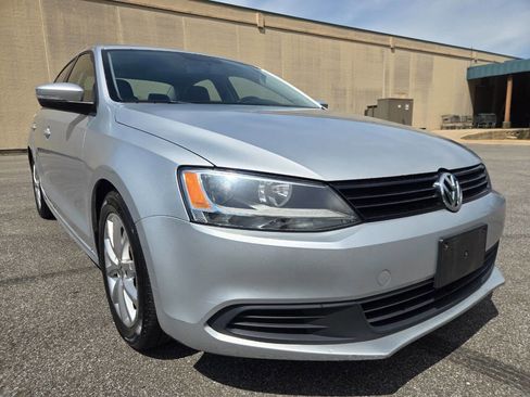 Used 2012 Volkswagen Jetta SE FWD image 15
