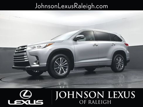 Used 2018 Toyota Highlander XLE AWD/4WD image 22