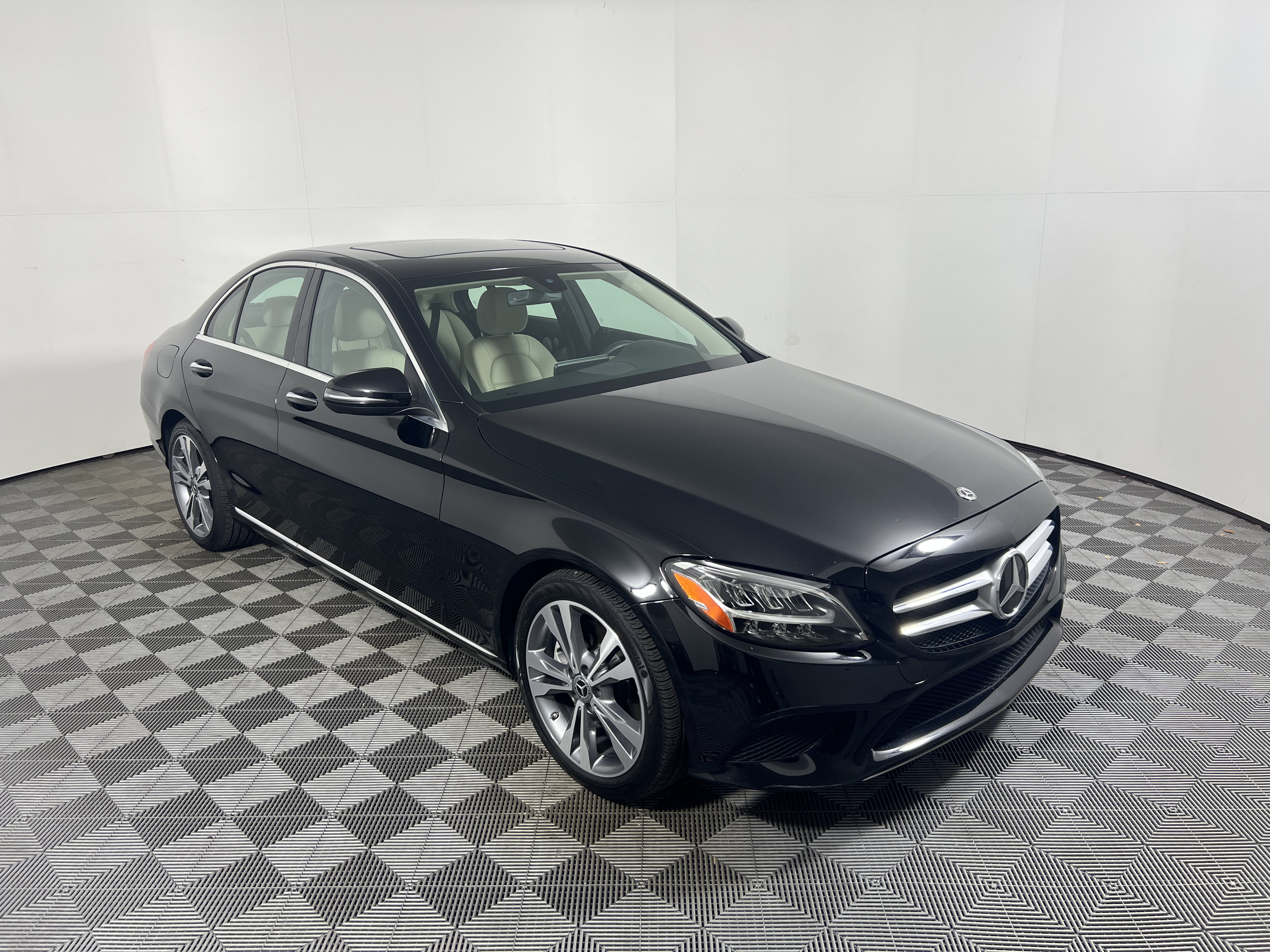 Used 2021 Mercedes-Benz C 300 Sedan image 7