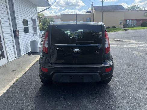 Used 2013 Kia Soul + FWD image 8
