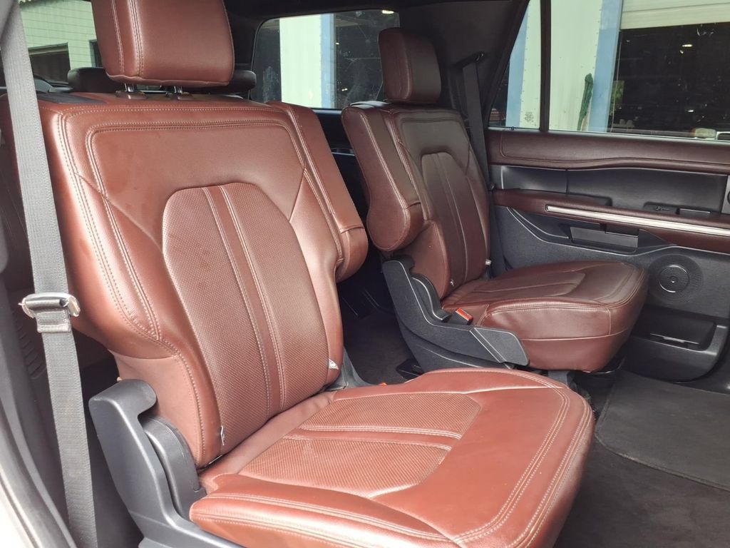 Used 2022 Ford Expedition Limited RWD image 13