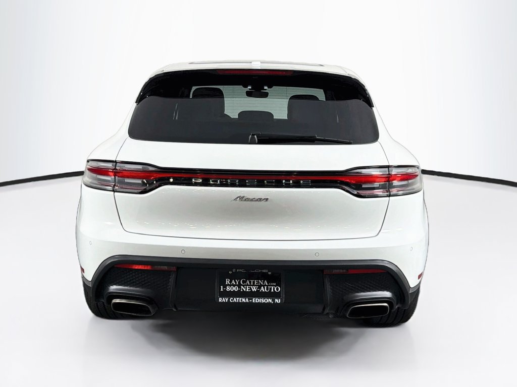 Certified 2023 Porsche Macan AWD/4WD image 10