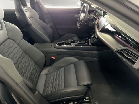 New 2026 Audi RS e-tron GT performance image 30