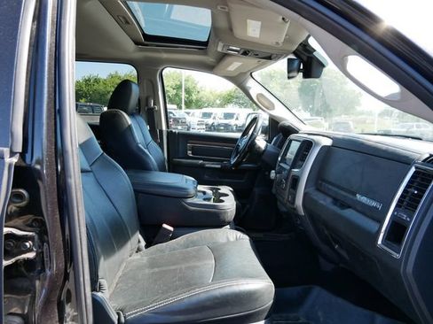 Used 2018 RAM 1500 Laramie w/ Convenience Group AWD/4WD image 16