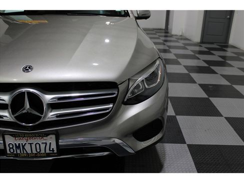 Used 2019 Mercedes-Benz GLC 350e 4MATIC image 8