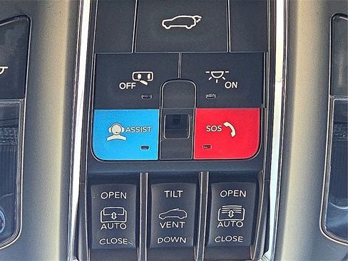 Used 2022 Jeep Grand Cherokee L Limited image 22