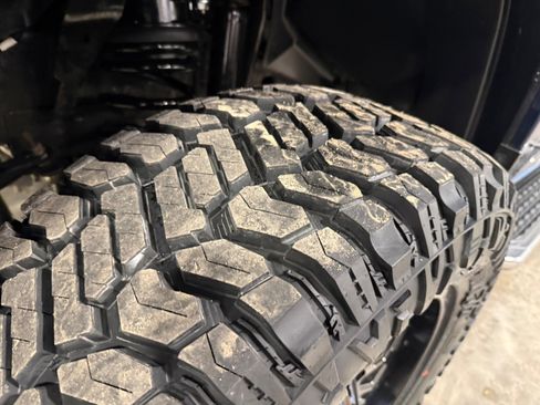 Certified 2024 RAM 2500 Big Horn w/ Sport Appearance Package image 38