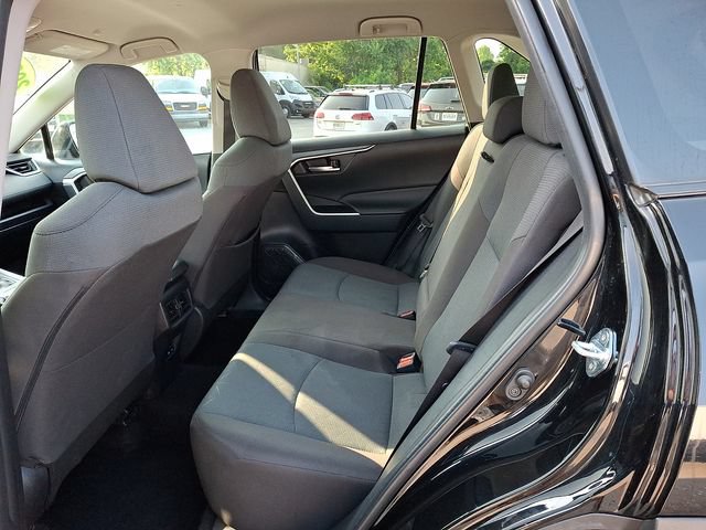 Used 2025 Toyota RAV4 XLE FWD image 10
