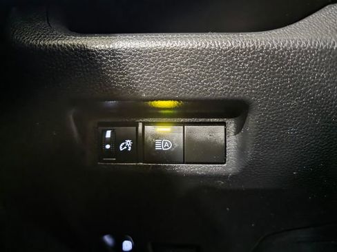 Used 2025 Toyota RAV4 XLE image 18