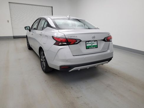 Used 2021 Nissan Versa SV image 6