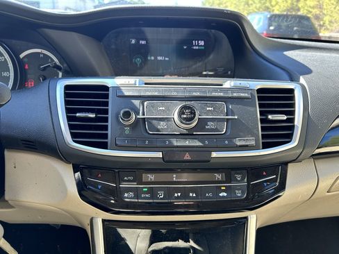 Used 2017 Honda Accord LX image 8