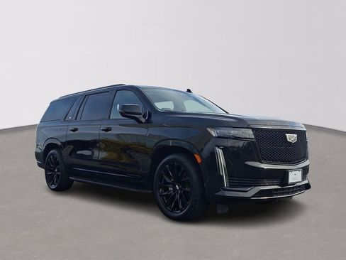 Used 2023 Cadillac Escalade ESV Sport Platinum w/ LPO, ONYX Package image 3