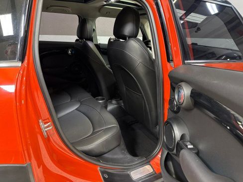 Used 2019 MINI Cooper S w/ Premium Package image 59