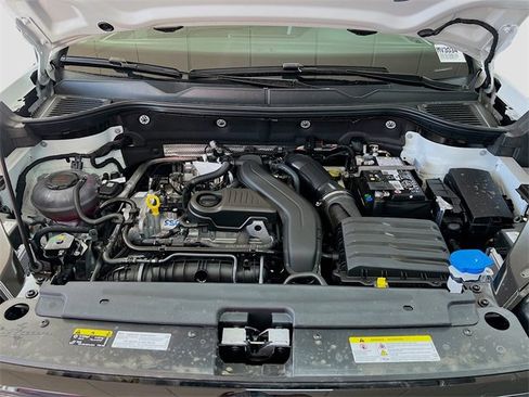 New 2025 Volkswagen Taos SE image 29