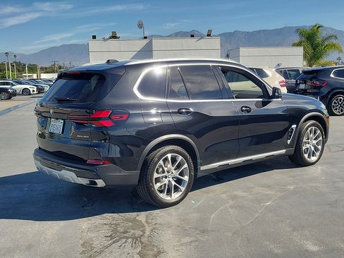 Used 2026 BMW X5 xDrive40i w/ Parking Assistance Package AWD/4WD image 3