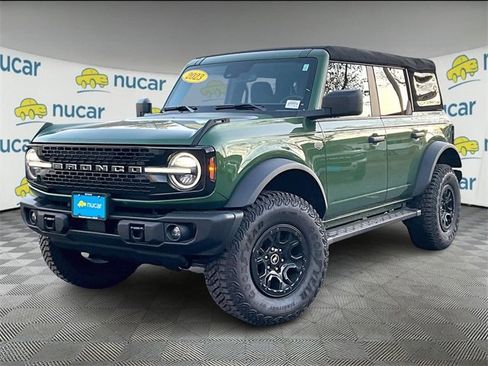 Used 2023 Ford Bronco Wildtrak image 12