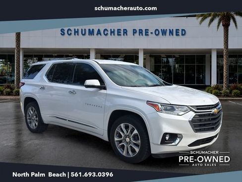 Used 2021 Chevrolet Traverse Premier FWD image 1