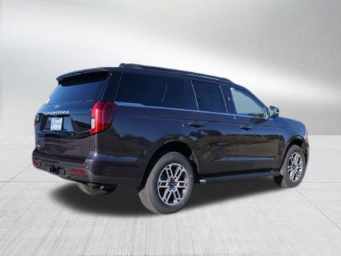 New 2025 Ford Expedition Active image 3