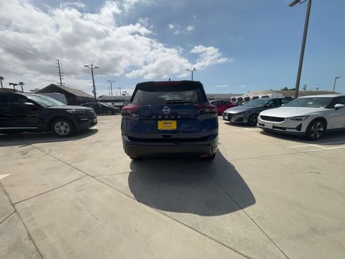 Used 2025 Nissan Rogue SV FWD image 12