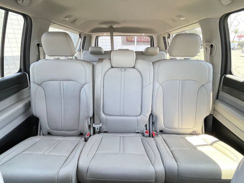 Used 2024 Jeep Wagoneer L Series III w/ Flexible Seating Group AWD/4WD image 24