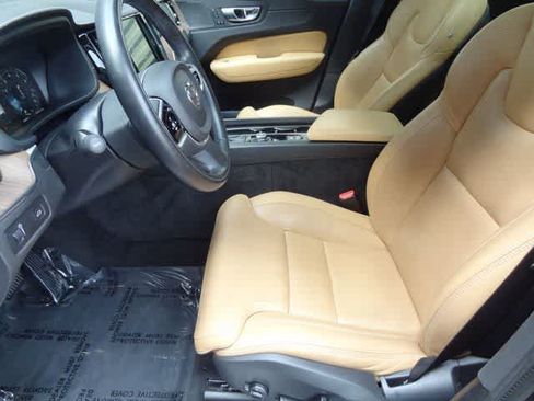 Used 2019 Volvo XC60 T6 Inscription w/ Protection Package AWD/4WD image 6