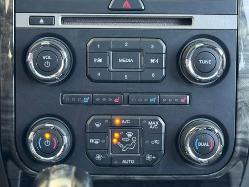 Used 2015 Ford Expedition Limited RWD image 19
