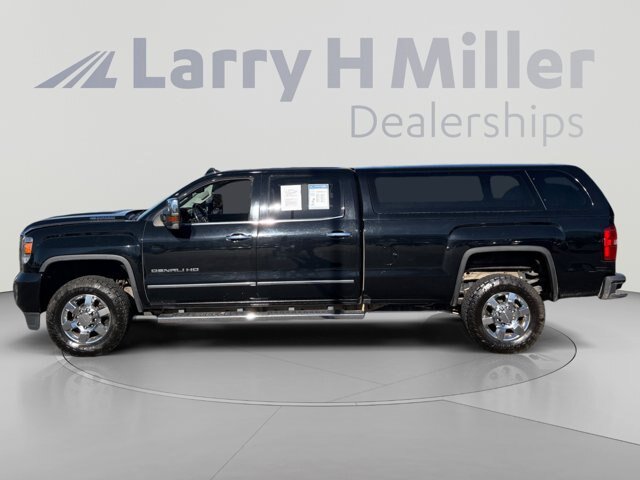 Used 2017 GMC Sierra 3500 Denali w/ Duramax Plus Package AWD/4WD image 2