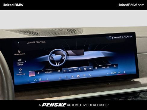 Used 2025 BMW X5 xDrive50e image 11