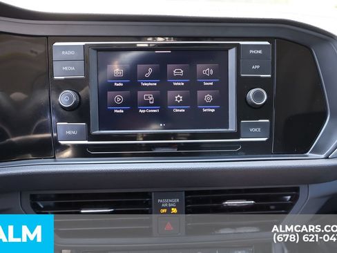 Used 2024 Volkswagen Jetta SE FWD image 38
