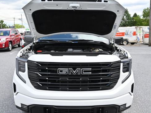 Used 2024 GMC Sierra 1500 Elevation w/ LPO, Elevation Black Package AWD/4WD image 34
