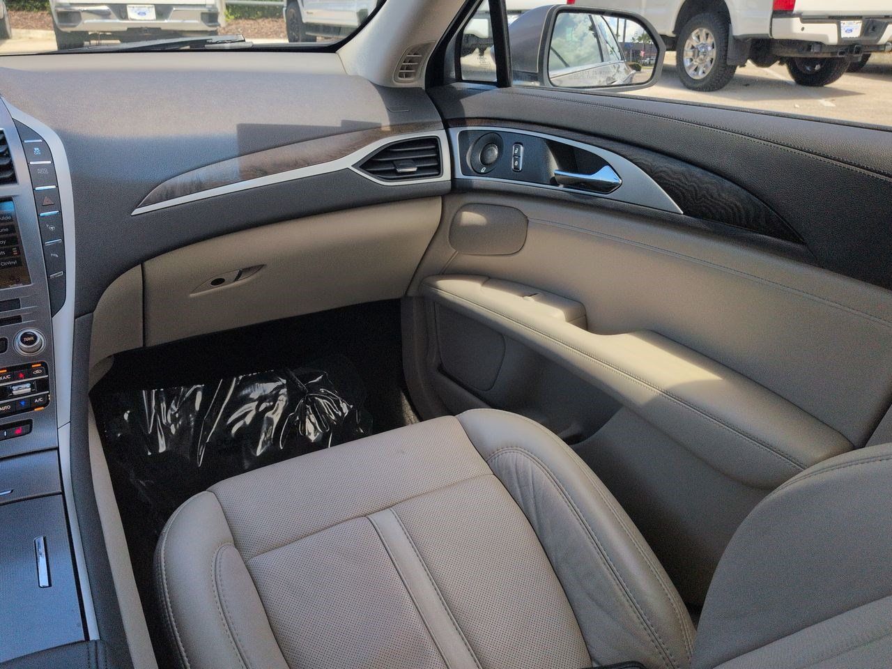 Certified 2019 Lincoln MKZ Reserve FWD image 17