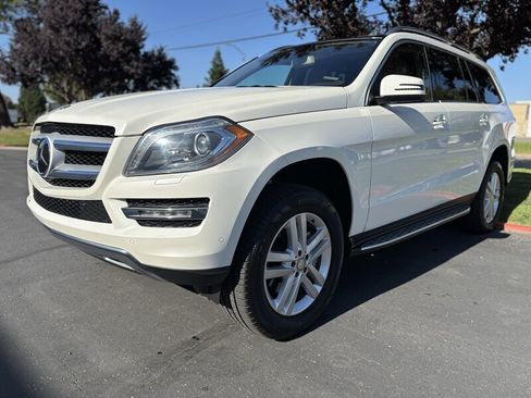 Used 2014 Mercedes-Benz GL 450 4MATIC image 3